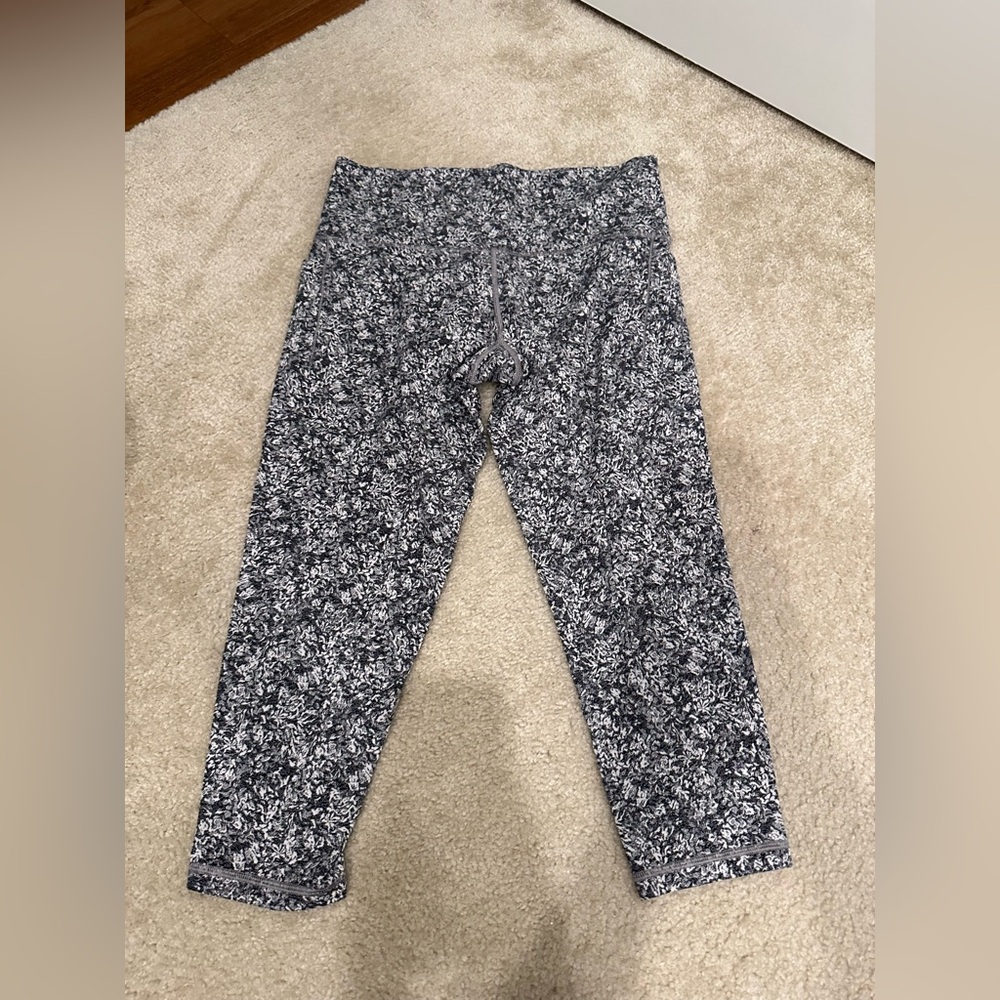 Athleta Salutation Stash Pocket Llc 7/8 Leggings